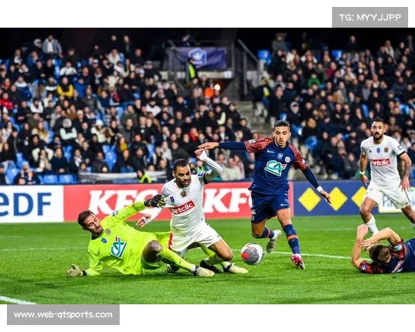 巴黎vs里昂半场：双方交替领先，2-2平局