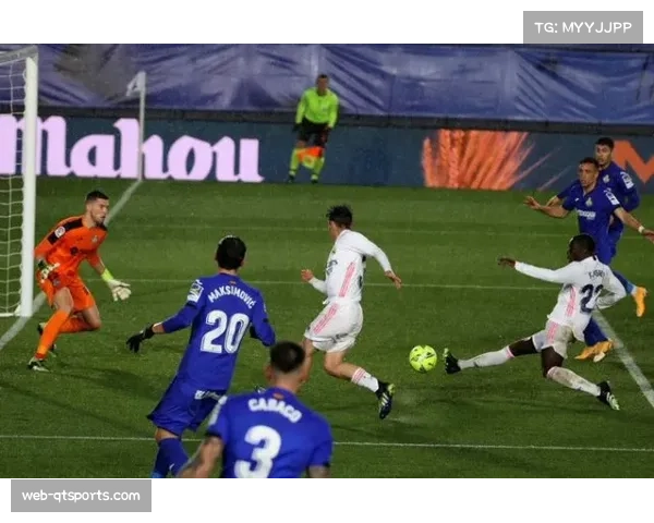 扎卡里亚射门中柱,摩纳哥错失领先良机